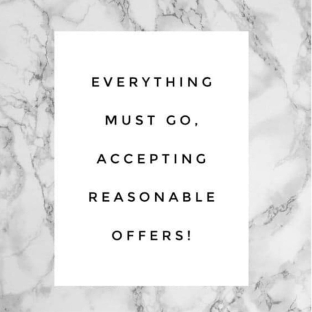 FEEL FREE TO OFFER! 🤑💕